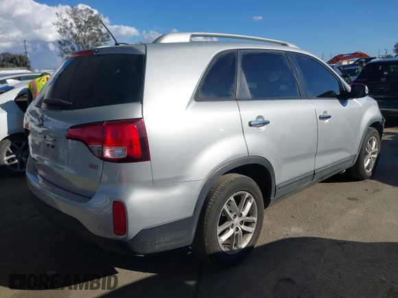 2014 Kia Sorento LX with VIN 5XYKT3A65EG434405, listed as a IAAI auction lot 41755440 with 154,019 mi miles. Bid and sale history available at carsss.com. Image 4.