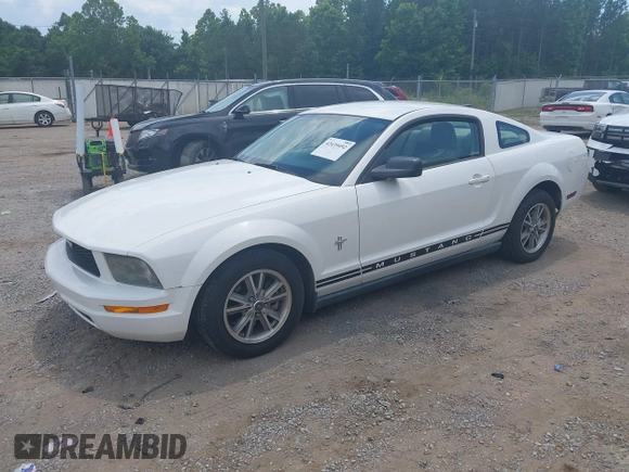 2005 Ford Mustang Deluxe с VIN 1ZVFT80N455143715, выставлен на аукционе IAAI как лот 42439492 с пробегом 131 102 миль миль и . История ставок и продаж доступна на DreamBid. Изображение 2.