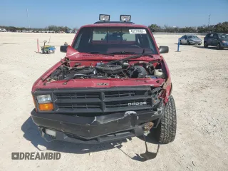 1989 Dodge Dakota z VIN 1B7GG66X6KS127702, wystawiony jako Copart lot #43276685 z przebiegiem 121 862 mil mil oraz Czysty tytuł • Clean title. Historia ofert i sprzedaży dostępna na DreamBid. Obrazek 5.