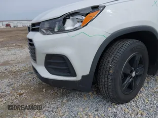 2018 Chevrolet Trax LS with VIN KL7CJNSB5JB713243, listed as a IAAI auction lot 41812654 with 92,901 mi miles. Bid and sale history available at carsss.com. Image 17.