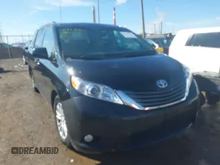 2011 Toyota Sienna XLE AAS with VIN 5TDYK3DC0BS030313, listed as a IAAI auction lot 41783766 with 267,937 mi miles. Bid and sale history available at carsss.com. Image 1.