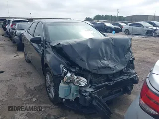 2015 Toyota Camry XLE z VIN 4T1BF1FK1FU028652, wystawiony jako IAAI lot #41639768 z przebiegiem Nie podano mil oraz . Historia ofert i sprzedaży dostępna na DreamBid. Obrazek 1.