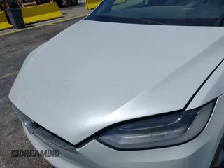 2017 Tesla Model X 90D z VIN 5YJXCBE20HF070252, wystawiony jako IAAI lot #42281644 z przebiegiem 39 362 mil mil oraz . Historia ofert i sprzedaży dostępna na DreamBid. Obrazek 10.