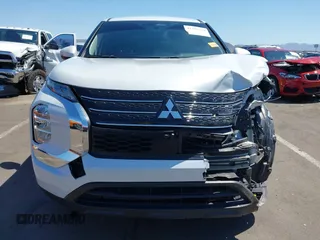 2023 Mitsubishi Outlander ES z VIN JA4J3TA89PZ021852, wystawiony jako IAAI lot #42216369 z przebiegiem 23 321 mil mil oraz . Historia ofert i sprzedaży dostępna na DreamBid. Obrazek 13.