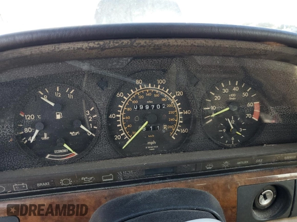 1986 Mercedes-Benz 560 with VIN WDBCA39D0GA268955, listed as a Copart auction lot 77190964 with 99,702 mi miles and Non Repairable. Bid and sale history available at DreamBid. Image 9.