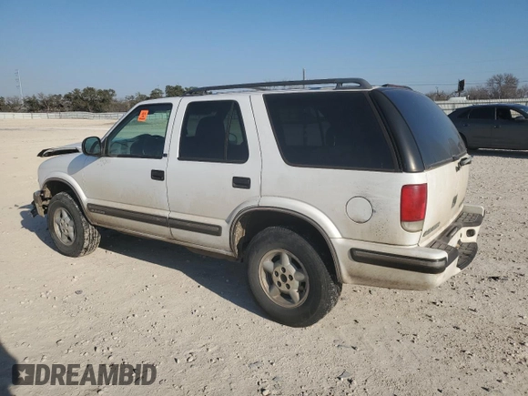 1998 Chevrolet Blazer LS z VIN 1GNDT13W9W2147761, wystawiony jako Copart lot #47551835 z przebiegiem 211 761 mil mil oraz Szkoda całkowita • Salvage title. Historia ofert i sprzedaży dostępna na DreamBid. Obrazek 2.