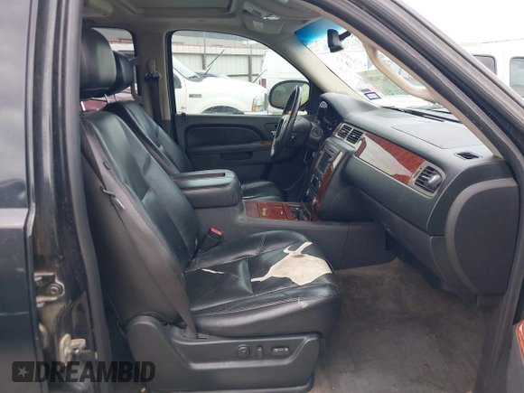 2010 Chevrolet Tahoe LTZ with VIN 1GNUKCE07AR183648, listed as a IAAI auction lot 42284280 with 225,412 mi miles and . Bid and sale history available at DreamBid. Image 5.