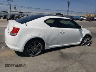 2013 Scion tC z VIN JTKJF5C77D3063067, wystawiony jako Copart lot #54264625 z przebiegiem 74 351 mil mil oraz Szkoda całkowita • Salvage title. Historia ofert i sprzedaży dostępna na DreamBid. Obrazek 3.