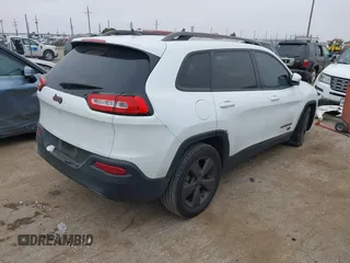 2016 Jeep Cherokee Latitude with VIN 1C4PJLCB0GW350567, listed as a IAAI auction lot 41624430 with 100,371 mi miles. Bid and sale history available at carsss.com. Image 4.