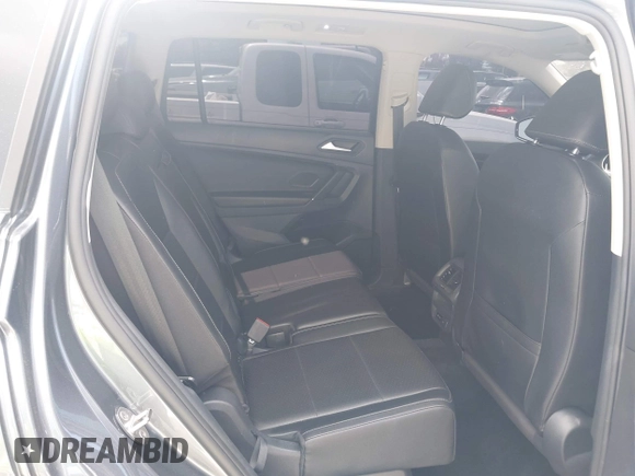 2020 Volkswagen Tiguan SE with VIN 3VV3B7AX9LM061569, listed as a IAAI auction lot 41902252 with 33,079 mi miles and . Bid and sale history available at DreamBid. Image 8.