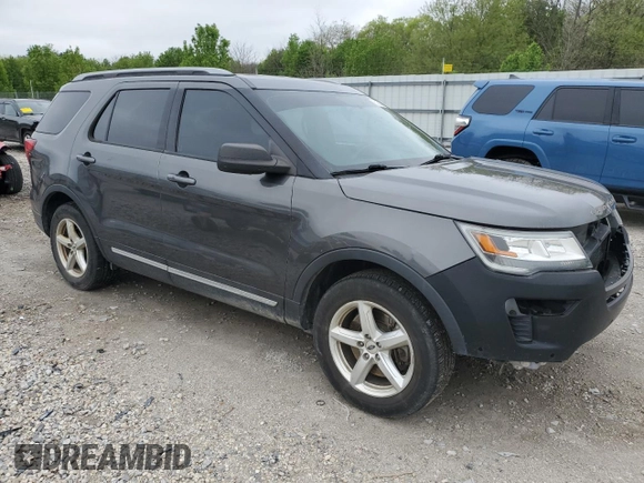 2018 Ford Explorer XLT с VIN 1FM5K7DH9JGC63293, выставлен на аукционе Copart как лот 51322605 с пробегом 105 808 миль миль и Списание • Salvage title. История ставок и продаж доступна на DreamBid. Изображение 4.