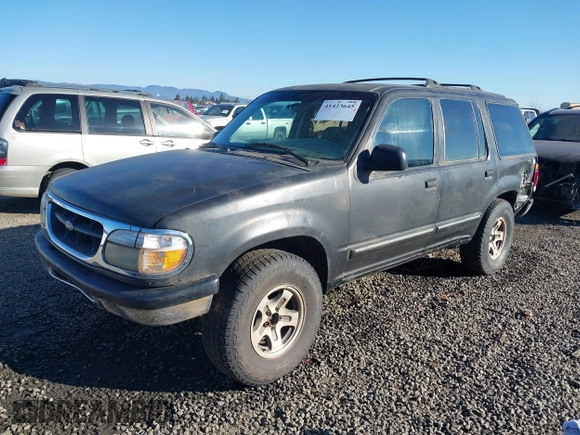 1996 Ford Explorer XL z VIN 1FMDU34X8TUA58168, wystawiony jako IAAI lot #41423645 z przebiegiem 121 839 mil mil oraz . Historia ofert i sprzedaży dostępna na DreamBid. Obrazek 17.