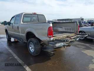 2003 Ford F-350 XL z VIN 1FTSW31P63EC46630, wystawiony jako IAAI lot #41699789 z przebiegiem 129 633 mil mil oraz . Historia ofert i sprzedaży dostępna na DreamBid. Obrazek 3.