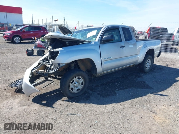 2010 Toyota Tacoma z VIN 5TETX4CNXAZ723380, wystawiony jako IAAI lot #41771322 z przebiegiem Nie podano mil oraz . Historia ofert i sprzedaży dostępna na DreamBid. Obrazek 18.