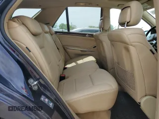 2010 Mercedes-Benz M 350 z VIN 4JGBB8GB2AA574017, wystawiony jako Copart lot #54769735 z przebiegiem 166 903 mil mil oraz Szkody całkowita. Historia ofert i sprzedaży dostępna na DreamBid. Obrazek 11.