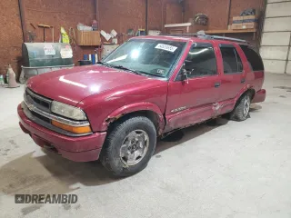 2002 Chevrolet Blazer LS z VIN 1GNDT13W32K232475, wystawiony jako Copart lot #54609685 z przebiegiem 152 691 mil mil oraz Szkoda całkowita • Salvage title. Historia ofert i sprzedaży dostępna na DreamBid. Obrazek 1.