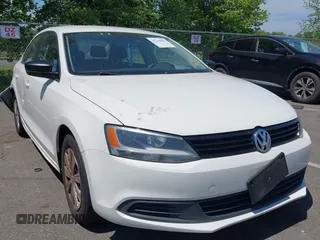 2013 Volkswagen Jetta S с VIN 3VW2K7AJ7DM352611, выставлен на аукционе IAAI как лот 42230997 с пробегом 149 179 миль миль и . История ставок и продаж доступна на DreamBid. Изображение 1.