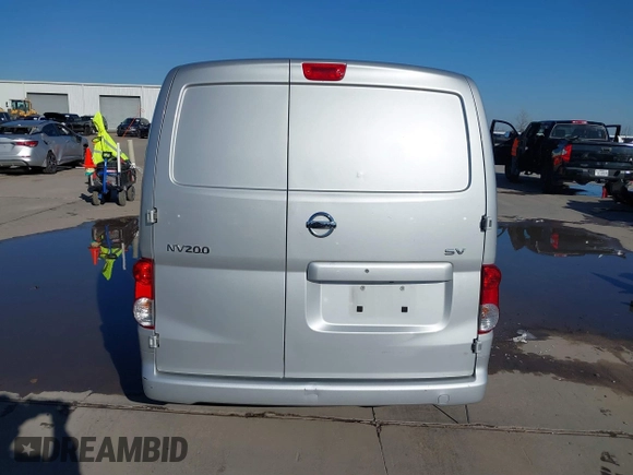 2020 Nissan NV200 S z VIN 3N6CM0KN9LK696801, wystawiony jako IAAI lot #41106619 z przebiegiem 80 786 mil mil oraz . Historia ofert i sprzedaży dostępna na DreamBid. Obrazek 17.