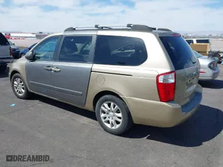 2006 Kia Sedona LX with VIN KNDMB233X66069684, listed as a IAAI auction lot 41997424 with 191,982 mi miles. Bid and sale history available at carsss.com. Image 3.