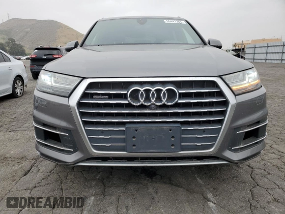 2017 Audi Q7 Premium Plus with VIN WA1LAAF72HD009222, listed as a Copart auction lot 55441265 with 98,482 mi miles and Clean Title. Bid and sale history available at DreamBid. Image 5.