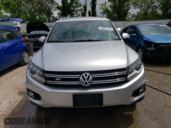 2016 Volkswagen Tiguan SE with VIN WVGBV7AX5GW060549, listed as a Copart auction lot 54997694 with 81,567 mi miles and Salvage Title. Bid and sale history available at DreamBid. Image 5.