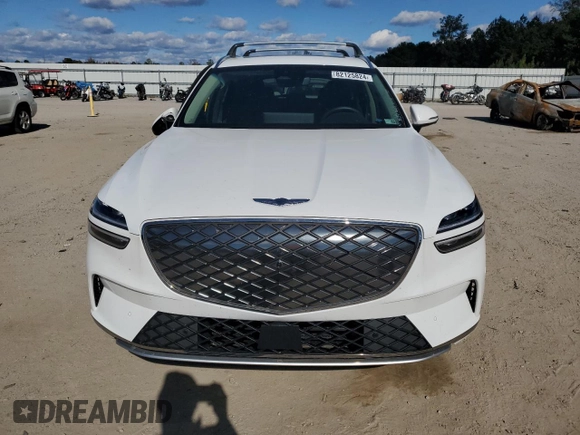 2024 Genesis GV70 Advanced with VIN 5NMMCET16RH003248, listed as a Copart auction lot 82125824 with 6,210 mi miles and Salvage title. Bid and sale history available at DreamBid. Image 5.