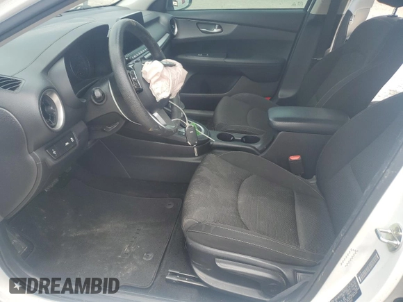 2021 Kia Forte LXS with VIN 3KPF24AD4ME299907, listed as a Copart auction lot 59294975 with 59,488 mi miles and Salvage title. Bid and sale history available at DreamBid. Image 7.