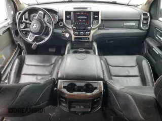 2019 Ram 1500 Laramie z VIN 1C6SRFJTXKN654141, wystawiony jako Copart lot #57014245 z przebiegiem 89 070 mil mil oraz Szkoda całkowita • Salvage title. Historia ofert i sprzedaży dostępna na DreamBid. Obrazek 8.