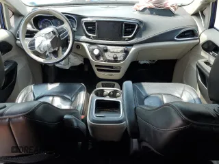 2020 Chrysler Pacifica Limited with VIN 2C4RC1GG0LR284747, listed as a Copart auction lot 59002405 with 68,873 mi miles and Salvage title. Bid and sale history available at DreamBid. Image 8.