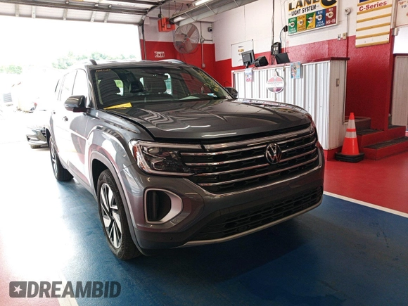 2024 Volkswagen Atlas SE with VIN 1V2HR2CA4RC567377, listed as a IAAI auction lot 42845567 with 16,658 mi miles and . Bid and sale history available at DreamBid. Image 35.