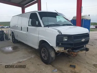 2011 Chevrolet Express Cargo z VIN 1GCWGGCA3B1127003, wystawiony jako IAAI lot #42380652 z przebiegiem 158 049 mil mil oraz . Historia ofert i sprzedaży dostępna na DreamBid. Obrazek 1.