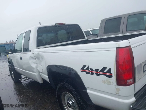 1996 Chevrolet C/K 2500 with VIN 1GCGK29R7TE237856, listed as a IAAI auction lot 41916252 with 213,506 mi miles. Bid and sale history available at carsss.com. Image 14.