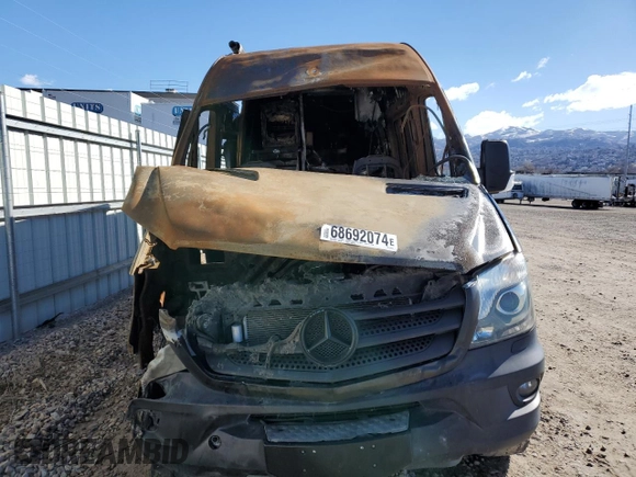 2016 Freightliner Sprinter with VIN WDYFE8CD7GP345041, listed as a Copart auction lot 68692074 with Not Provided miles and Salvage Title. Bid and sale history available at DreamBid. Image 5.