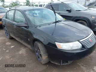 2006 Saturn ION z VIN 1G8AL55F26Z157307, wystawiony jako IAAI lot #42286688 z przebiegiem 222 028 mil mil oraz . Historia ofert i sprzedaży dostępna na DreamBid. Obrazek 1.
