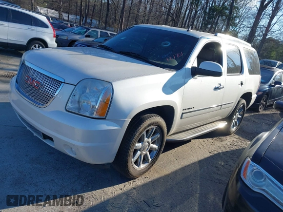 2013 GMC Yukon Denali with VIN 1GKS1EEF0DR121701, listed as a IAAI auction lot 41814818 with 137,177 mi miles. Bid and sale history available at carsss.com. Image 21.