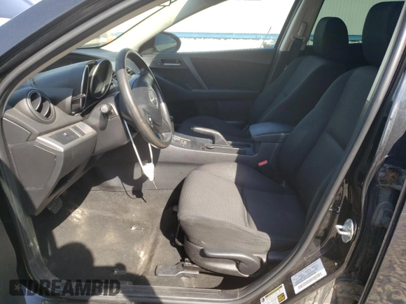 2013 Mazda 3 i SV z VIN JM1BL1TG4D1796203, wystawiony jako Copart lot #56365825 z przebiegiem 190 717 mil mil oraz Szkoda całkowita • Salvage title. Historia ofert i sprzedaży dostępna na DreamBid. Obrazek 7.