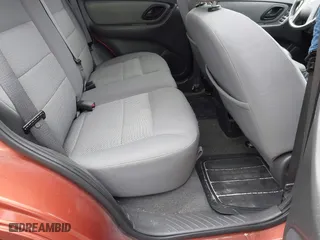 2007 Ford Escape XLT with VIN 1FMYU93177KA38867, listed as a IAAI auction lot 41652994 with 136,730 mi miles. Bid and sale history available at carsss.com. Image 8.