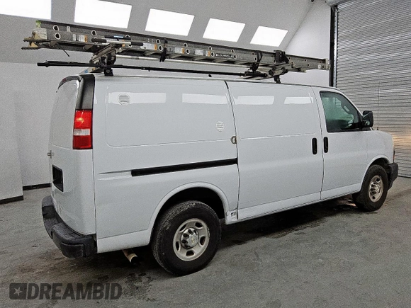 2020 Chevrolet Express Cargo with VIN 1GCWGAFG5L1277807, listed as a Copart auction lot 62069415 with 186,206 mi miles and Clean title. Bid and sale history available at DreamBid. Image 3.