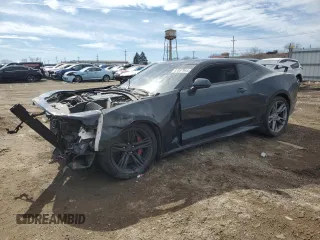 2023 Chevrolet Camaro ZL1 z VIN 1G1FK1R67P0156959, wystawiony jako Copart lot #83557944 z przebiegiem 15 203 mil mil oraz Szkody całkowita. Historia ofert i sprzedaży dostępna na DreamBid. Obrazek 1.