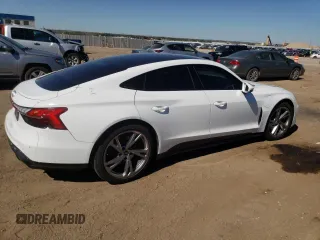 2022 Audi e-tron GT Premium Plus z VIN WAUFJBFW8N7010379, wystawiony jako Copart lot #72908444 z przebiegiem 16 623 mil mil oraz Szkody całkowita. Historia ofert i sprzedaży dostępna na DreamBid. Obrazek 3.