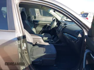 2013 Kia Sorento LX with VIN 5XYKTDA20DG346430, listed as a IAAI auction lot 41325629 with 166,263 mi miles. Bid and sale history available at carsss.com. Image 5.