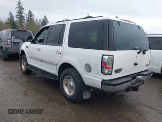 1999 Ford Expedition XLT z VIN 1FMPU18L5XLA15931, wystawiony jako IAAI lot #41952949 z przebiegiem 197 134 mil mil oraz . Historia ofert i sprzedaży dostępna na DreamBid. Obrazek 3.