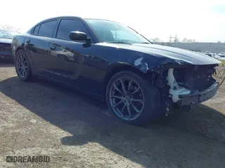 2017 Dodge Charger SE with VIN 2C3CDXBG3HH517552, listed as a IAAI auction lot 42041664 with 152,262 mi miles. Bid and sale history available at carsss.com. Image 1.
