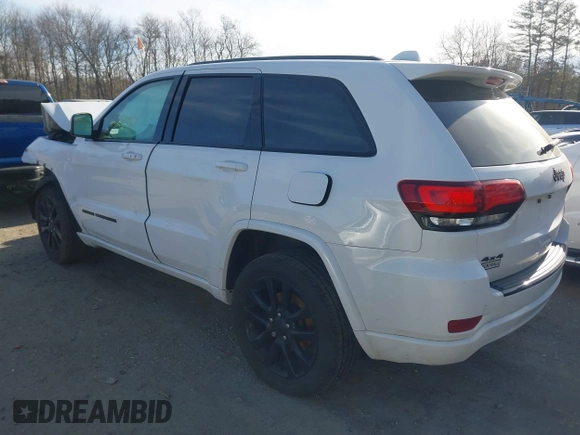 2017 Jeep Grand Cherokee Laredo with VIN 1C4RJFAG9HC910422, listed as a IAAI auction lot 41185537 with 84,784 mi miles. Bid and sale history available at carsss.com. Image 3.
