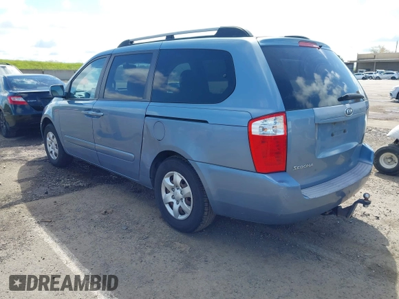 2008 Kia Sedona LX with VIN KNDMB233086218851, listed as a IAAI auction lot 41954671 with 120,894 mi miles. Bid and sale history available at carsss.com. Image 3.