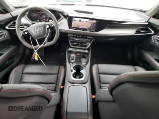 2022 Audi RS e-tron GT z VIN WAUAHBFW1N7900678, wystawiony jako Copart lot #50043505 z przebiegiem 23 064 mil mil oraz Szkody całkowita. Historia ofert i sprzedaży dostępna na DreamBid. Obrazek 8.
