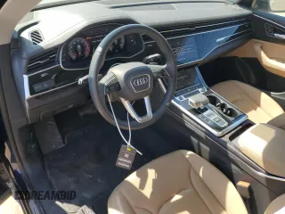 2023 Audi Q8 Premium Plus z VIN WA1EVBF1XPD017663, wystawiony jako Copart lot #54017405 z przebiegiem 22 800 mil mil oraz Czysty tytuł • Clean title. Historia ofert i sprzedaży dostępna na DreamBid. Obrazek 8.