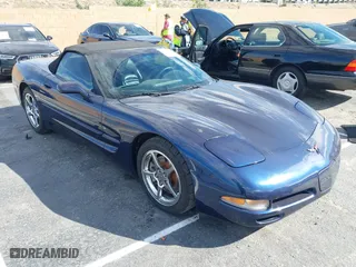 2000 Chevrolet Corvette with VIN 1G1YY32G1Y5116581, listed as a IAAI auction lot 41621271 with 52,216 mi miles. Bid and sale history available at carsss.com. Image 1.