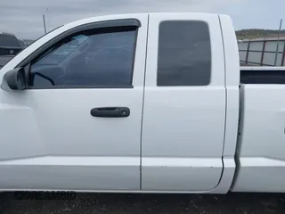 2008 Dodge Dakota ST with VIN 1D7HE22K98S565237, listed as a IAAI auction lot 41908055 with 242,270 mi miles and . Bid and sale history available at carsss.com. Image 14.