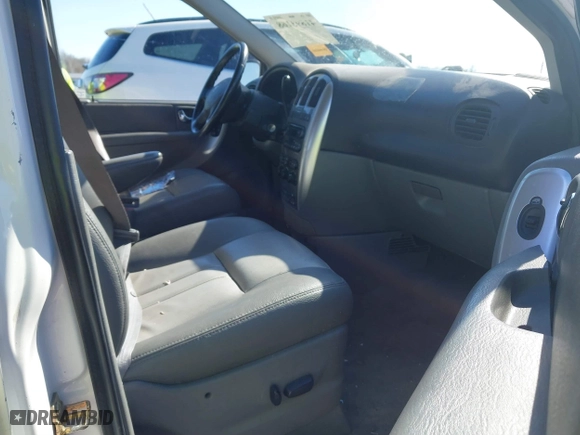 2006 Dodge Grand Caravan SXT with VIN 2D4GP44L66R686469, listed as a IAAI auction lot 41893168 with 218,249 mi miles. Bid and sale history available at carsss.com. Image 5.